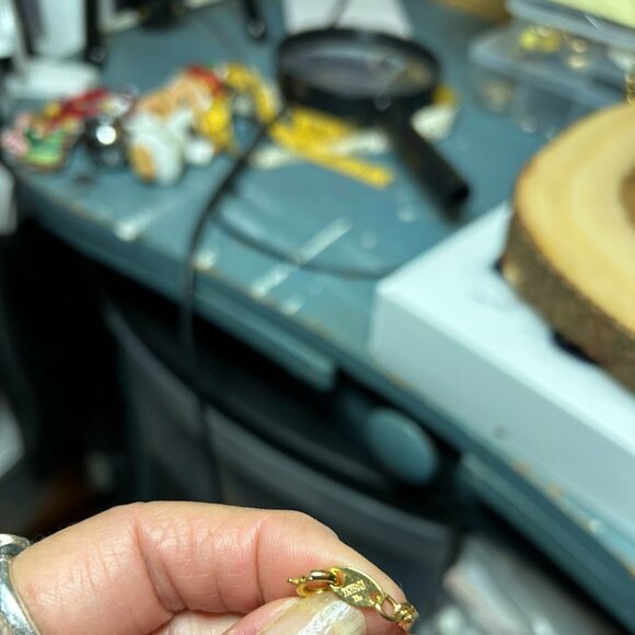 Vintage TRIFARI Off White Signed DOGWOOD FLOWER Pendant - Picture 4 of 4